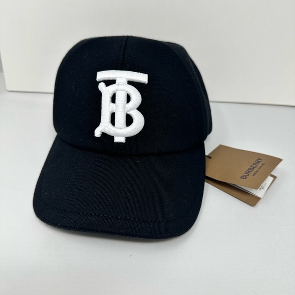 Burberry hat UNISEX - Picture 1 of 6
